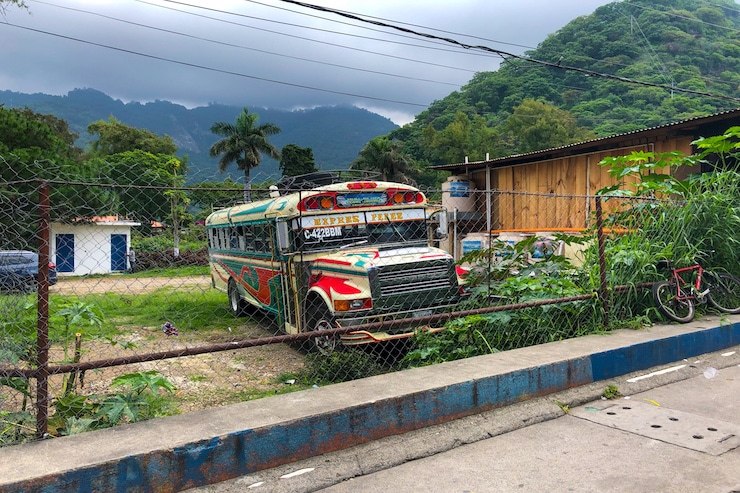 Bunter Chickenbus in Guatemala